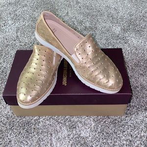 Johnston & Murphy Penelope platform slip on. Gold metallic suede. Size 10.